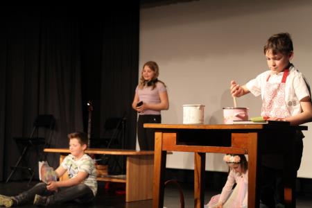 »Mamica je kakor zarja« (42)